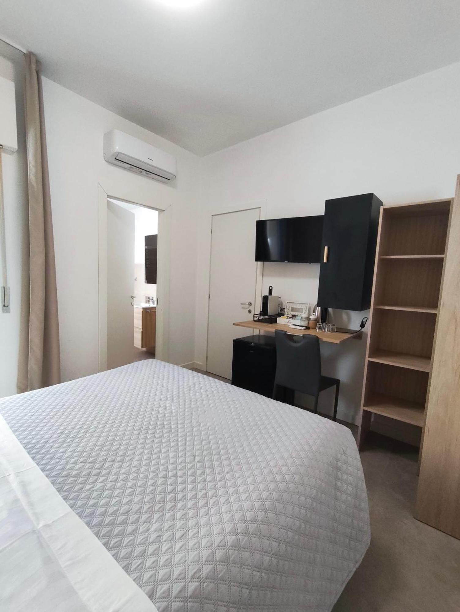 Marysel Rooms ออลเบีย ภายนอก รูปภาพ