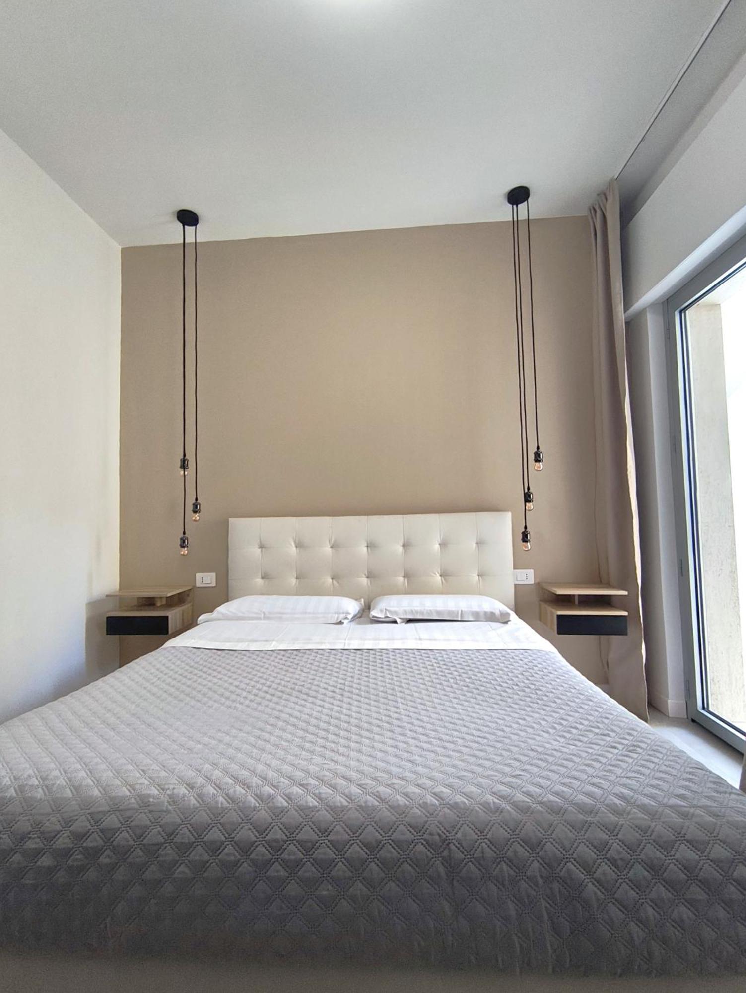 Marysel Rooms ออลเบีย ภายนอก รูปภาพ